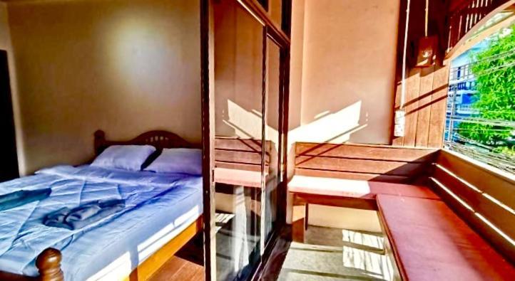 Pensión Madera House Chiang Mai